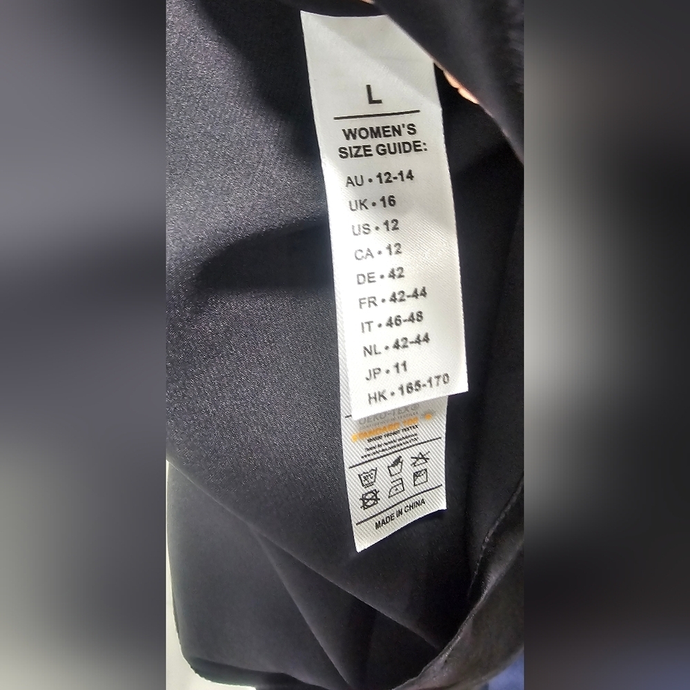 Daisysilk Women's Mock Neck Black Silk Blouse Gold Button Accent SZ Large NWOT - Picture 9 of 12